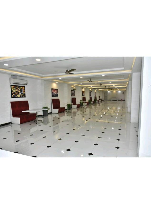 Gods County Hotels & Resorts Tarapith Buitenkant foto