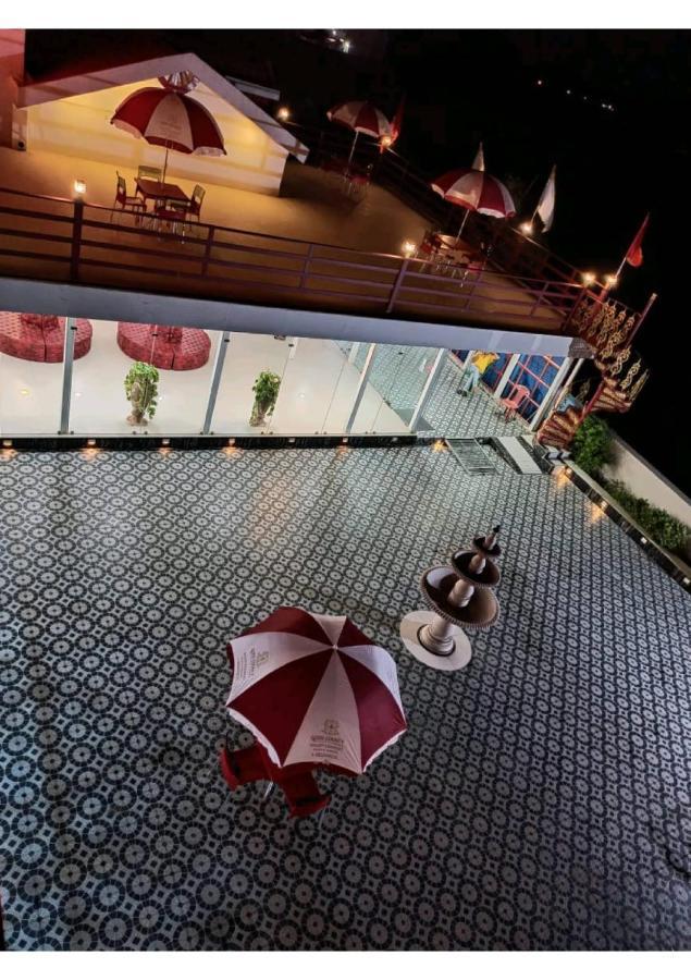Gods County Hotels & Resorts Tarapith Buitenkant foto