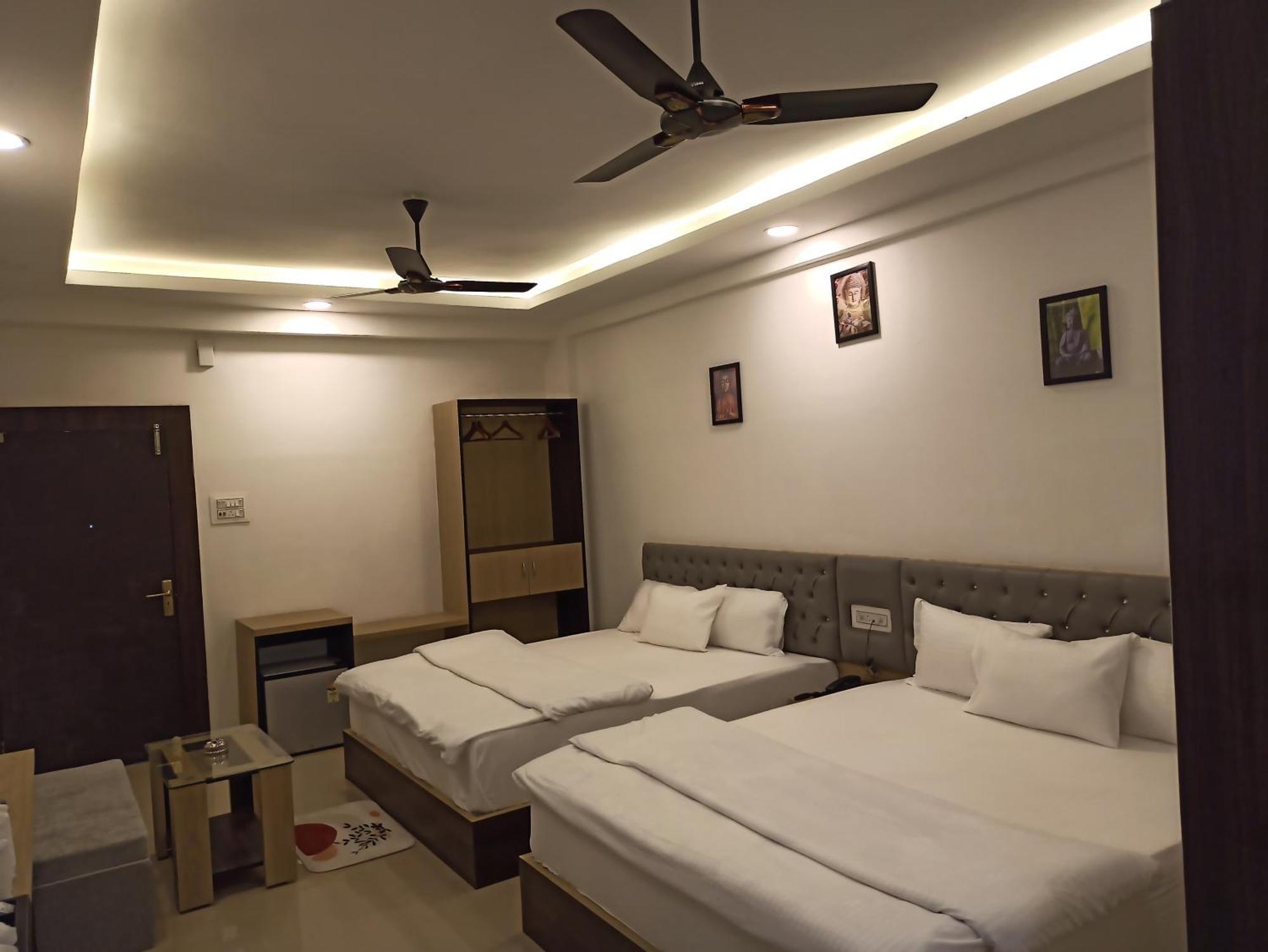 Gods County Hotels & Resorts Tarapith Buitenkant foto